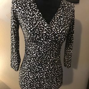 Beautiful black and white knit INC top